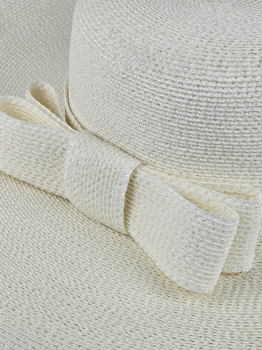 Vintage 1960s Frank Olive Women’s Ivory Wide-Brim Straw Sun Hat with Bow